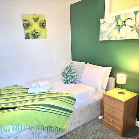 Gillings Villa -Perfect For Long & Short Stays Gillingham  Bagian luar foto