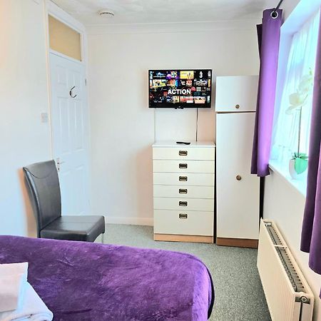 Gillings Villa -Perfect For Long & Short Stays Gillingham  Bagian luar foto