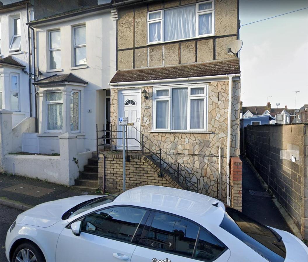 Gillings Villa -Perfect For Long & Short Stays Gillingham  Bagian luar foto