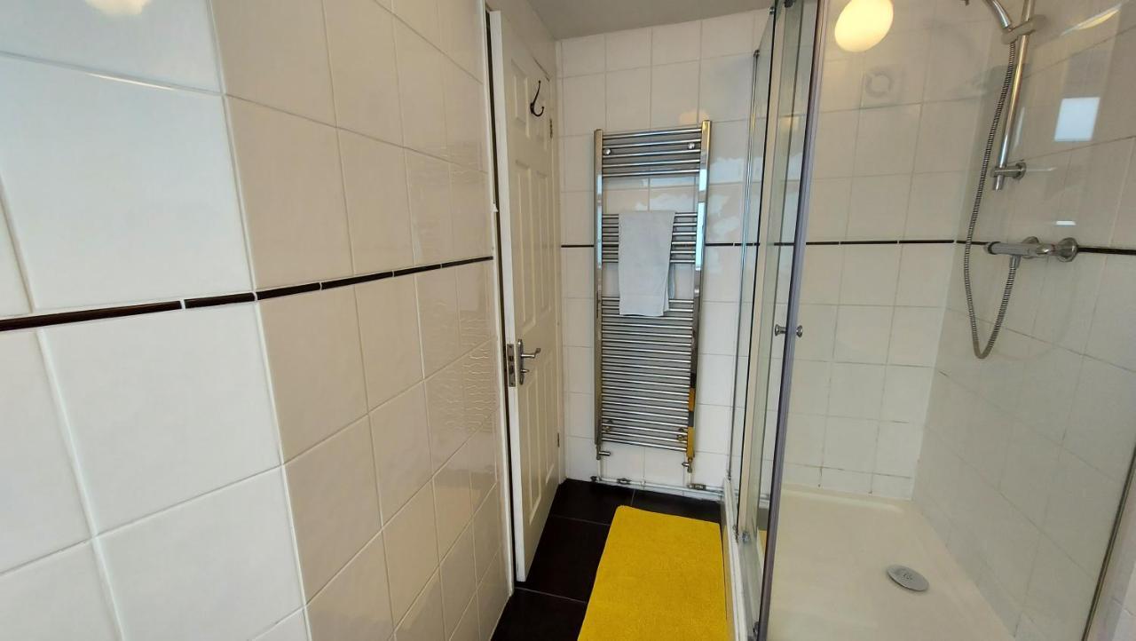 Gillings Villa -Perfect For Long & Short Stays Gillingham  Bagian luar foto