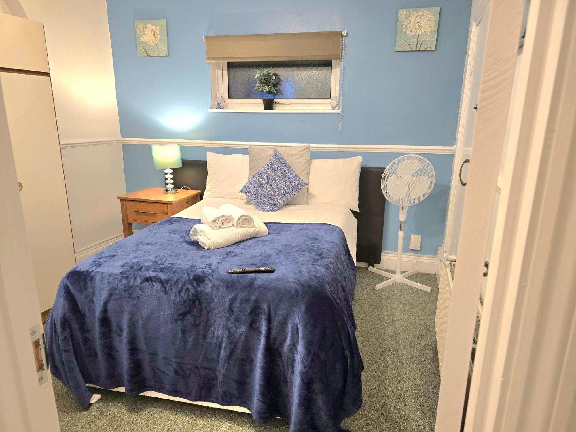 Gillings Villa -Perfect For Long & Short Stays Gillingham  Bagian luar foto